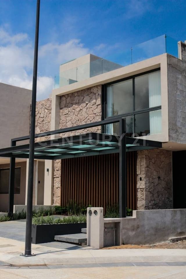 Estrena hermosa residencia en lo mejor de Altozano, Morelia