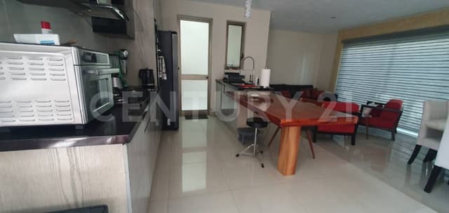 Amplia casa en renta en Zapopan, La Cima. Amueblada o sin amueblar