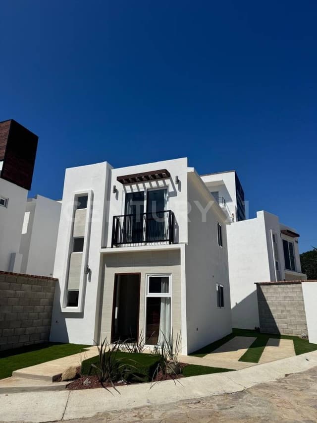 CASA EN VENTA EN PRIVADA FRENTE AL MAR