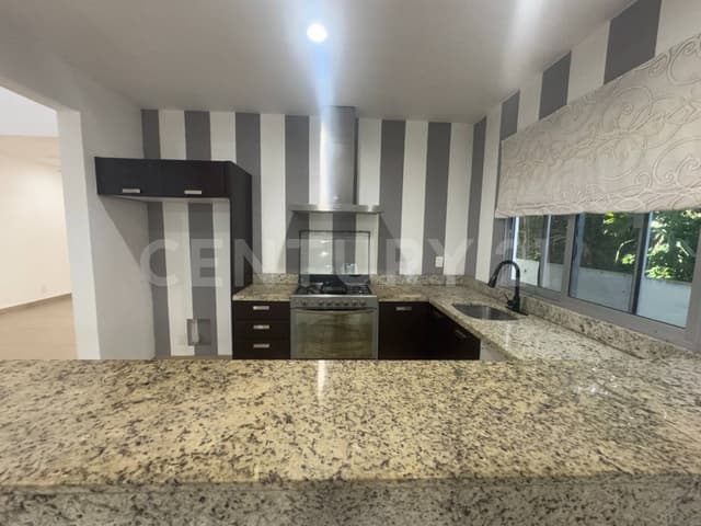 CASA EN RENTA sin Amueblar en SELVAMAR 3 recamaras Oriente 18 , Playa P4484