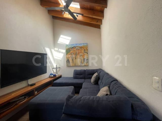 CASA EN VENTA CON VISTA AL LAGO VALLE DE BRAVO
