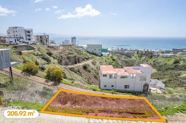 TERRENO EN VENTA EN FRACCIONAMIENTO COSTA HERMOSA, PLAYAS DE ROSARITO B.C.