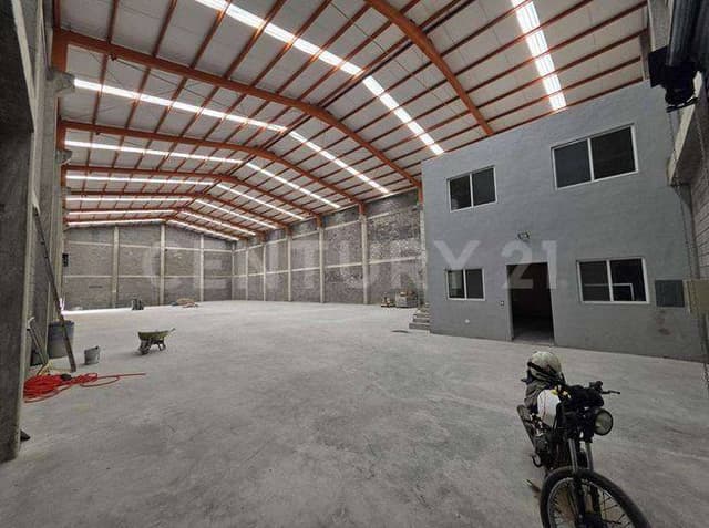 SE VENDE BODEGA 930M EN PARQUE INDUSTRIAL SANTA CATARINA