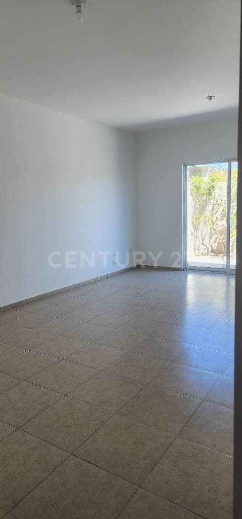 CASA EN RENTA EN COL. PRIVADAS DE CUMBRES EN MONTERREY