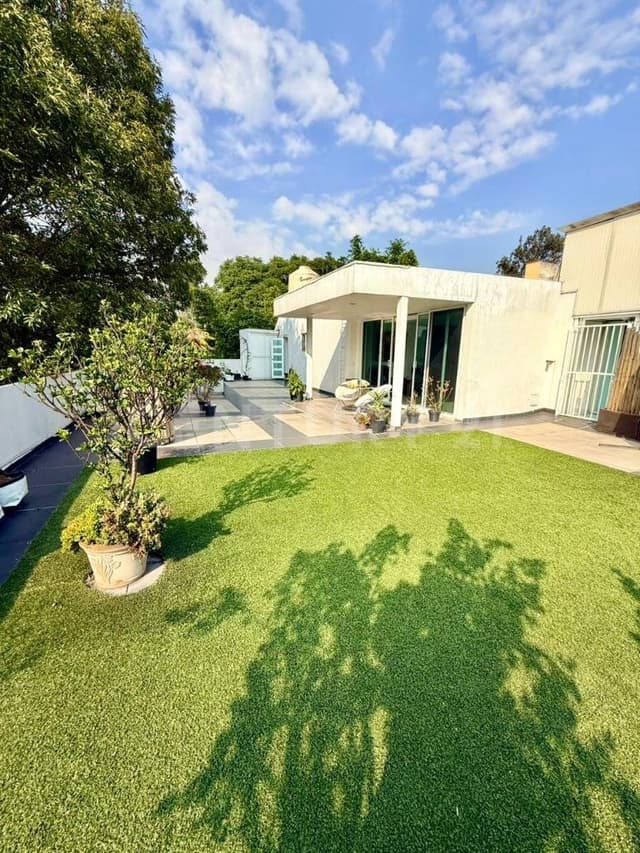 Residencia Inteligente de Lujo en Club de Golf México con Alberca y Roof Garden