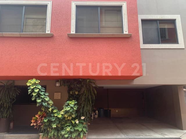 Casa en Venta en Irrigación en CONDOMINIO, Zona Plaza Carso y Embajada Americana