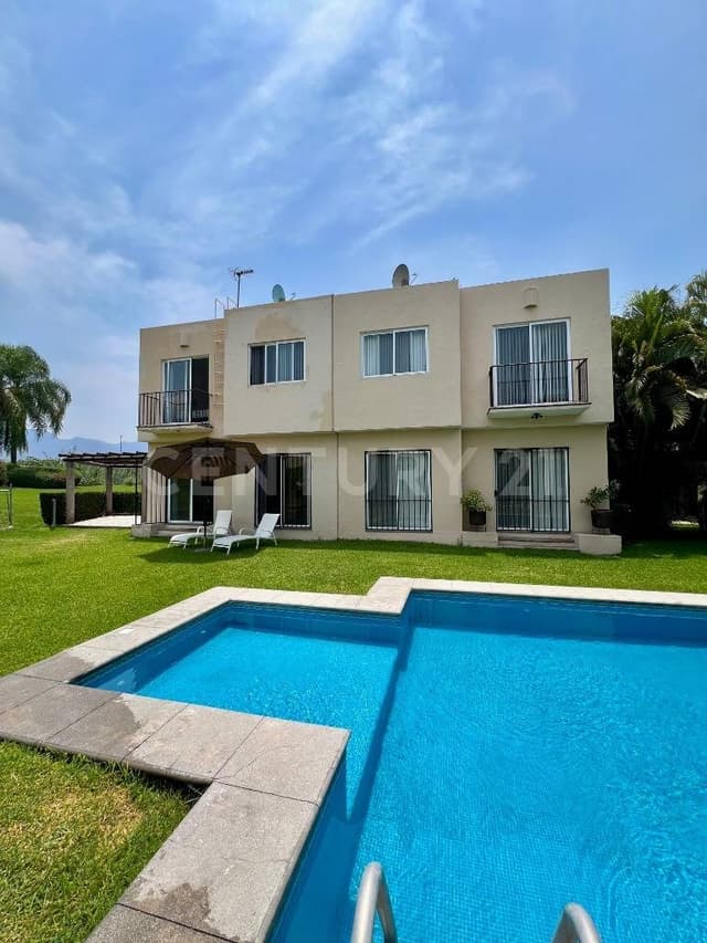 Se vende hermosa casa en conjunto residencial