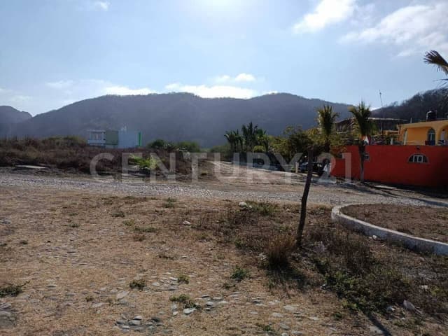 Terrenos en Venta a la orilla del Mar, en Fracc. Aquarium, Campos, Manzanillo