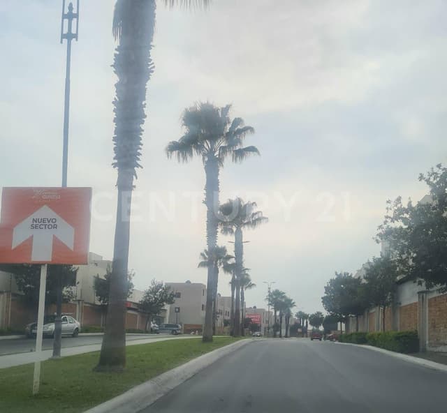 LOCAL EN RENTA EN COL. RESIDENCIAL AVIANA EN ESCOBEDO NUEVO LEON