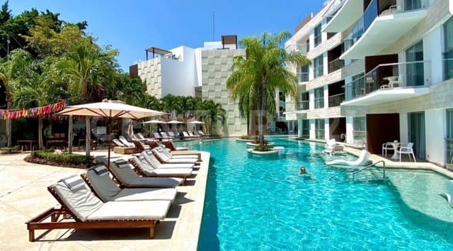 Departamento en Venta, The Fives Playa del Carmen, Solidaridad