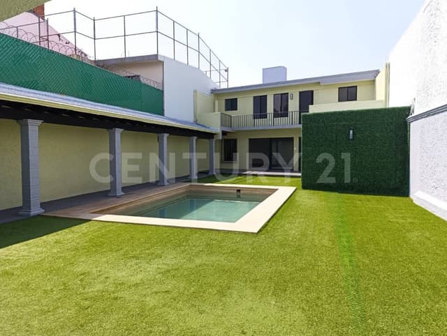 CASA CON ALBERCA EN VENTA EN LA ZONA NORTE DE CUERNAVACA