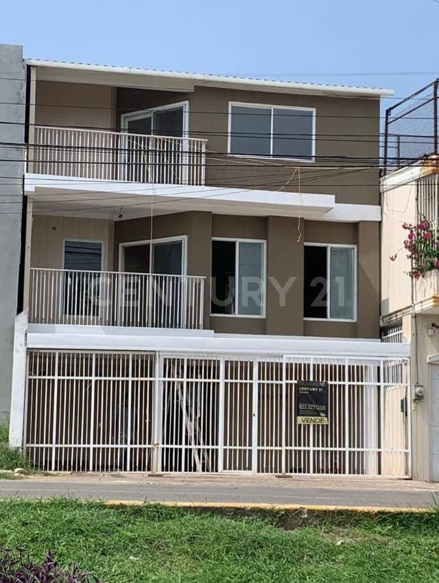 CASA EN VENTA EN COL. LOMAS DE CHAIREL