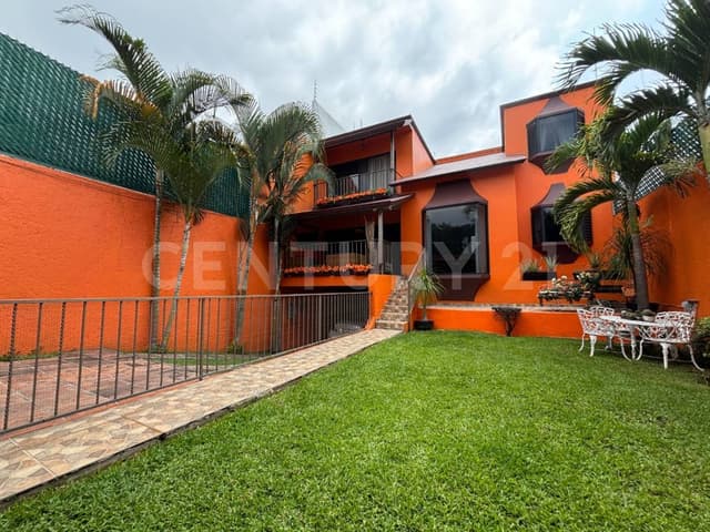 CASA ENTRE AV.VICENTE GUERRERO Y AV.PODER LEGISLATIVO EN CUERNAVACA