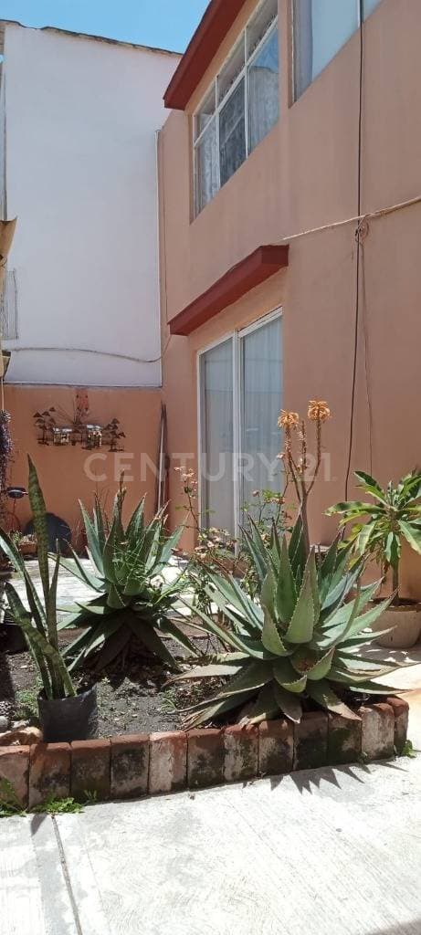 VENTA AMPLIA CASA 4 RECAMARAS y CUARTO SERVICIO EN JARDINES SAN MANUEL,PUEBLA