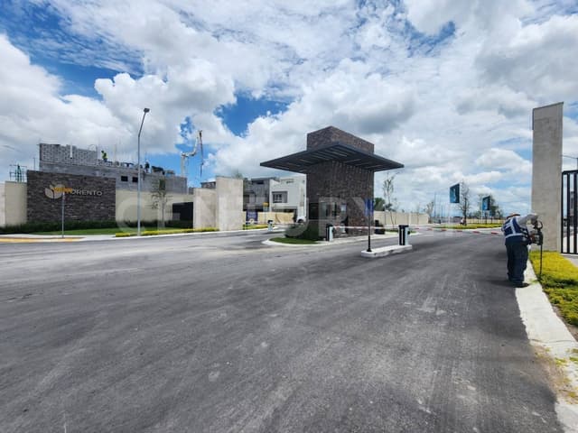 CASA EN VENTA EN APODACA, NL (FRACCIONAMIENTO PRIVADO)