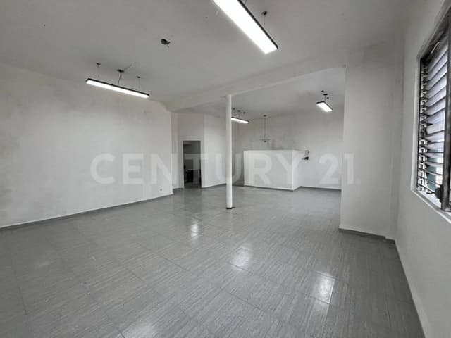 LOCAL COMERCIAL EN RENTA