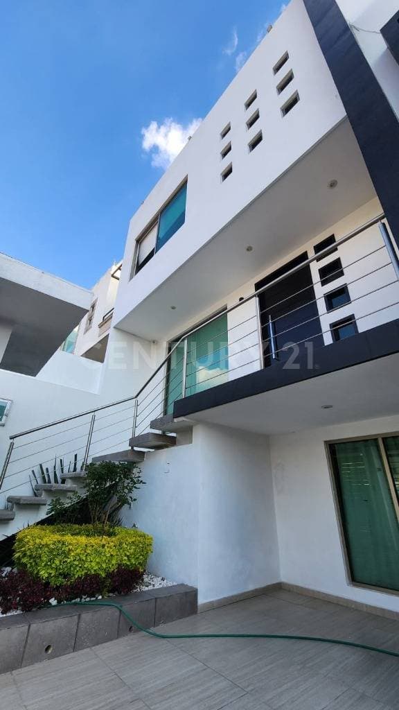 Casa Moderna en Venta en Lomas Verdes 6ª Sección, Naucalpan, Estado De México.