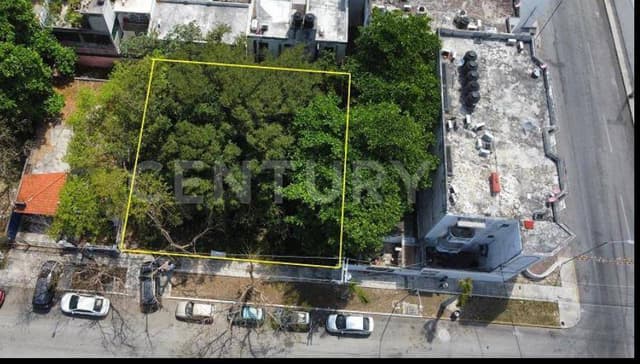 Terreno en Centro de Playa del Carmen P3826