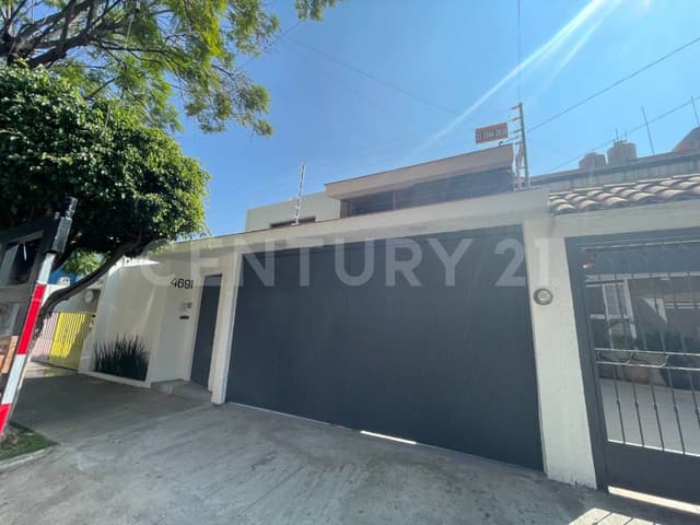 Casa en Renta, Col. La Calma, Zapopan, Jalisco.