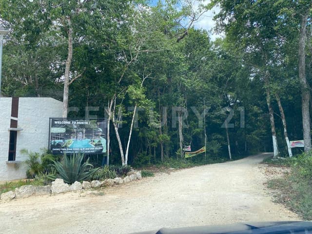 Terreno en Venta En ruta de los cenotes SM0723