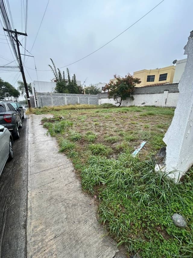 TERRENO EN VENTA EN COL. CUMBRES ORO EN MONTERREY