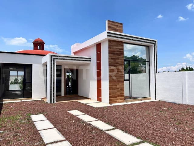 Casa con jardin en Venta en Banthí, San Juan del Río, Querétaro.