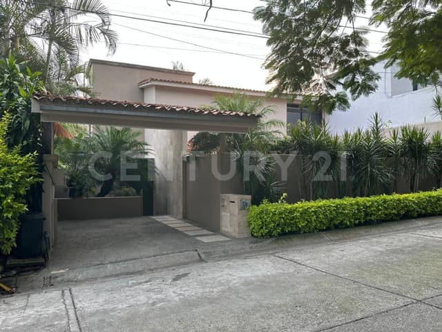 VENTA DE CASA EN CLUB DE GOLF TABACHINES