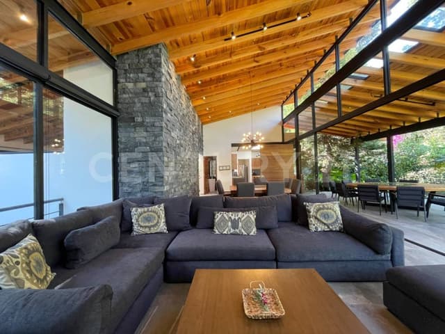 CASA EN VENTA AVÁNDARO, VALLE DE BRAVO
