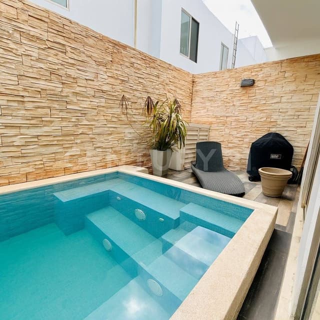 Casa familiar en Venta con Alberca - Residencial Arbolada