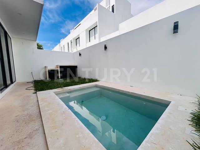Casa nueva en Venta en Residencial Río – 3 recámaras, estudio y alberca privada