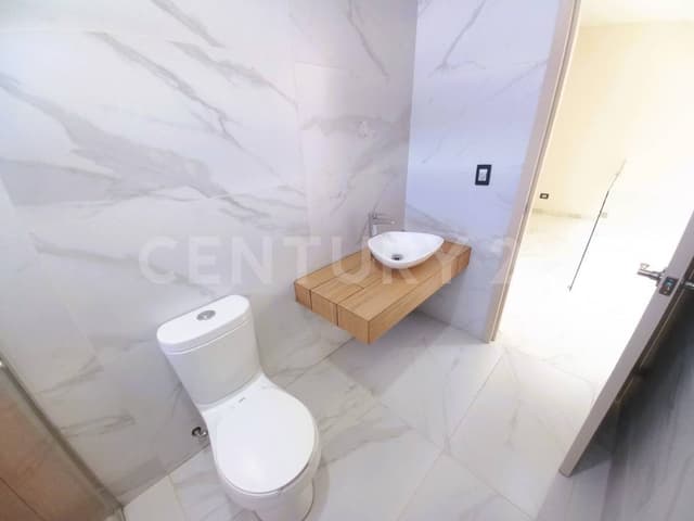 Casa en Venta en Fracc. LAS CALZADAS, Durango, Dgo., México