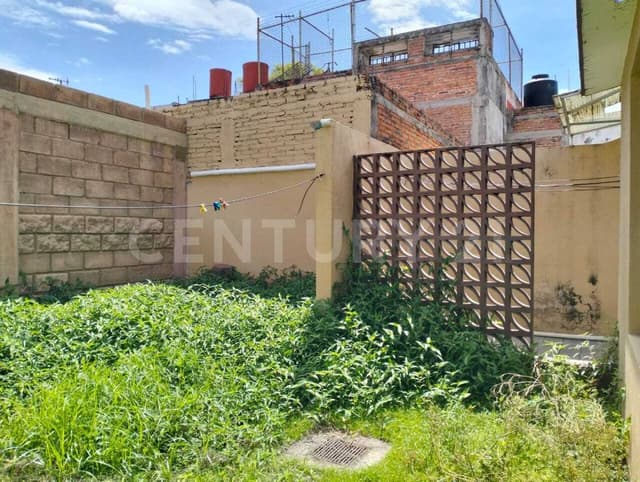 Se vende casa en Huertas del Sol de 2 niveles