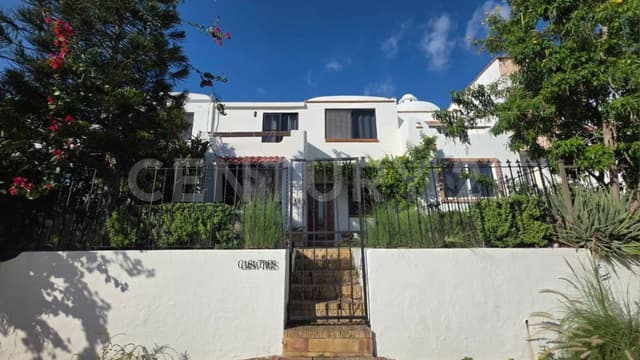 Casa amplia de 3 recámaras en renta, semi amueblada en El Tezal, Cabo San Lucas