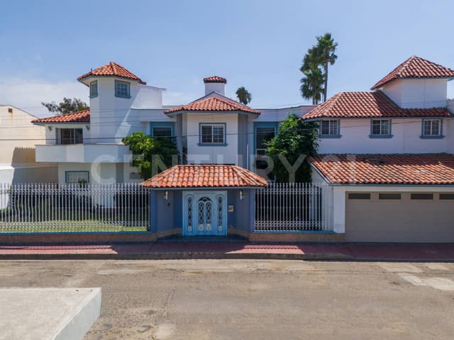 CASA EN VENTA – OPORTUNIDAD DE INVERSIÓN, FRACC. PLAYA ENSENADA, ENSENADA B.C.