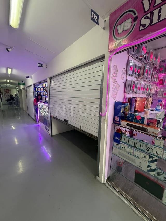 Local en Renta – ACME Computadoras, Plaza de la Tecnología, Metepec, México