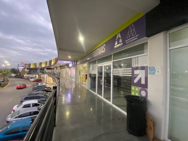 Local en Venta en Prados de Santa Rosa, Multicomercial, Apodaca