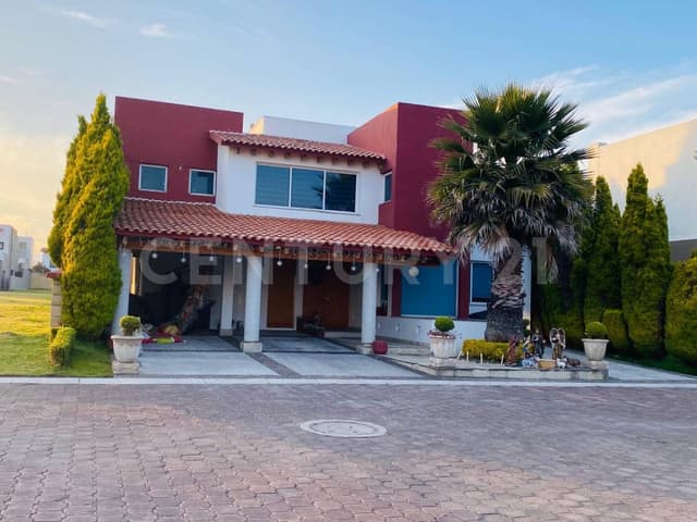 VENTA DE CASA EN FRACCIONAMIENTO EXCLUSIVO RANCHO EL MESON EN CALIMAYA