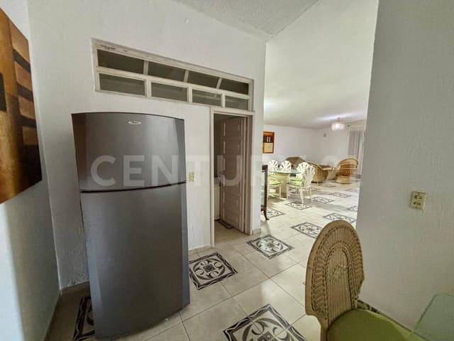 Casa En Renta Jardines Vallarta, Zapopan.