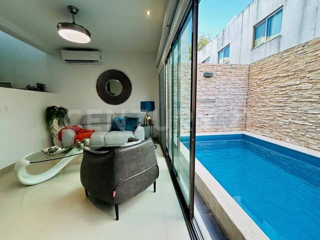 Casa en Venta con alberca privada | 3 niveles | Arbolada