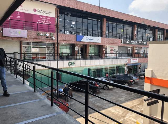 Local Comercial en renta dentro de Plaza Totoltepec Local 27