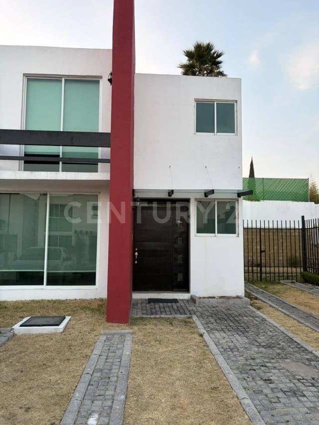 RENTA DE CASA 3 RECAMARAS EN XILOTZINGO EN FRACCIONAMIENTO RESIDENCIAL VESTA