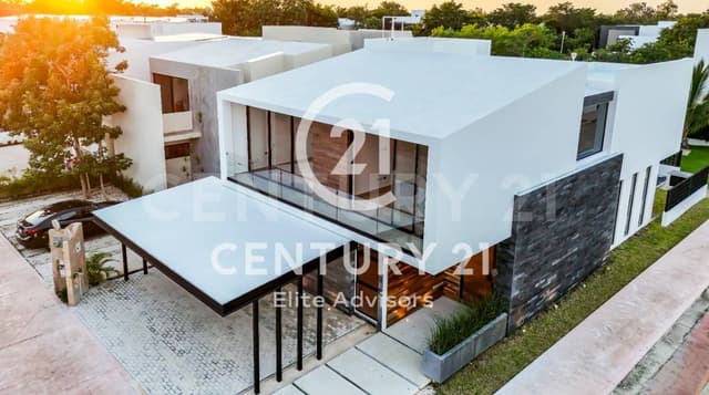 Venta moderna casa en Lagos del Sol Cancun Q. Roo YP0624