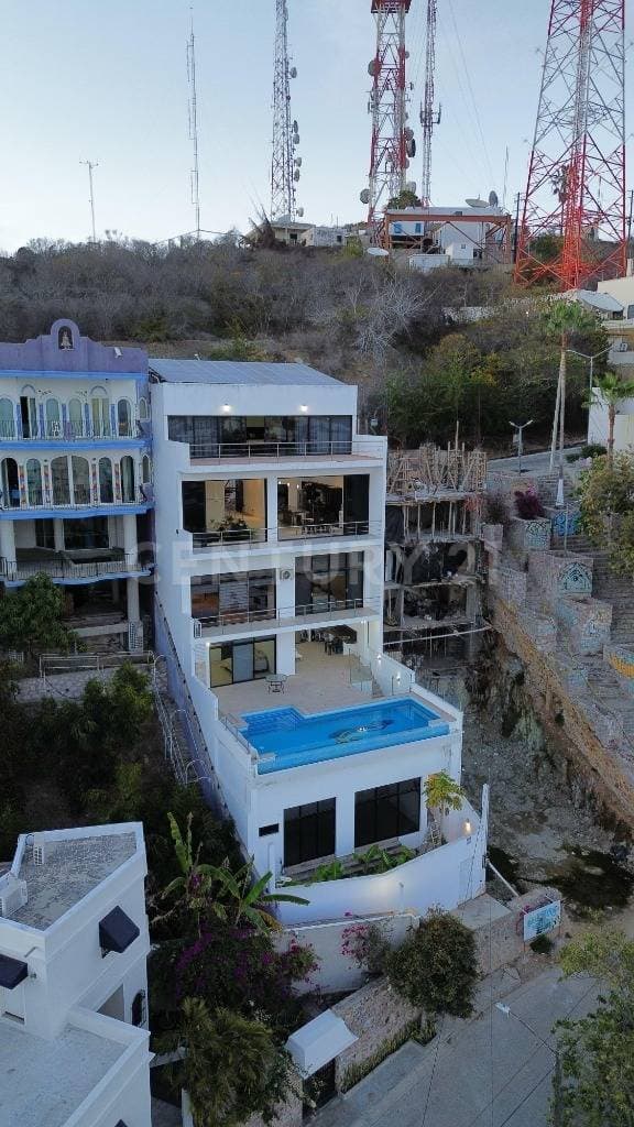 Exclusiva Residencia en el Cerro de La Neveria – Vistas Panorámicas al Mar