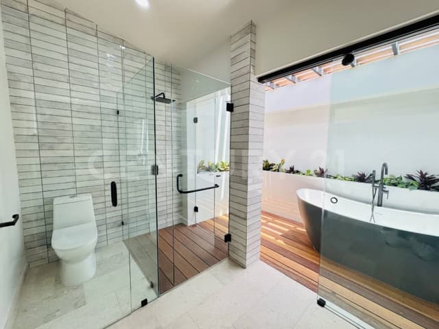 Casa en venta a estrenar, en Puerto Vallarta, frente a la Terminal Maritima