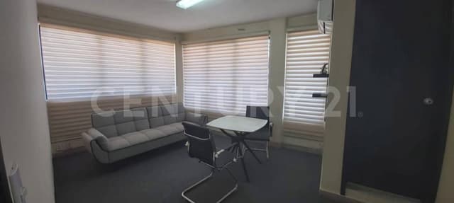 Oficina en RENTA Amueblada