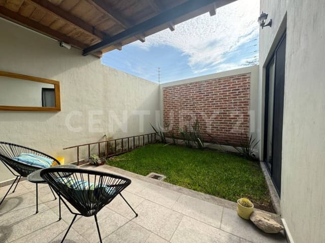 Esta casa en el condominio Jacarandas es justo lo que estas buscando.