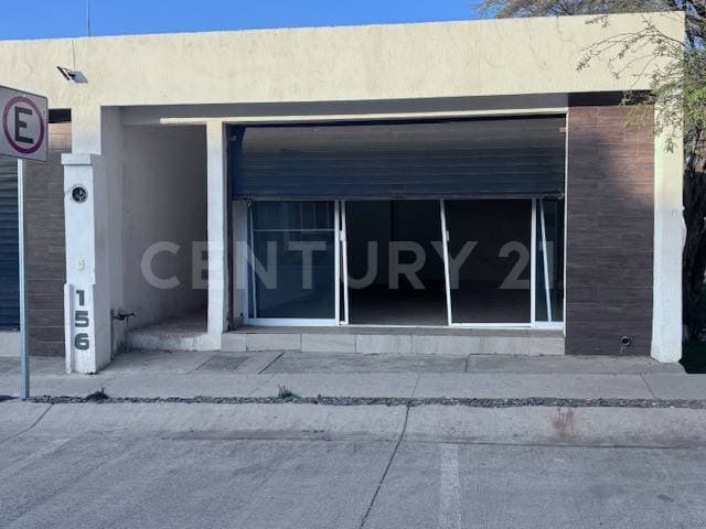 Local en venta dentro de Fraccionamiento Mangata