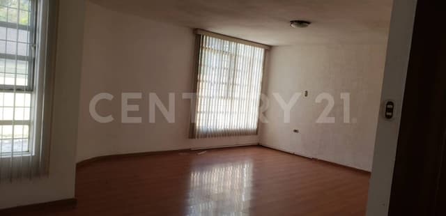 Venta de casa en Haras del Bosque de 1,090 m2 de Terreno UN PISO.