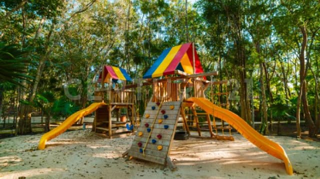 Venta de local en Mayakoba, Playa Del Carmen, Q. Roo OFC08623