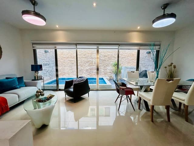 Casa familiar amplia con alberca privada | 3 niveles | Arbolada